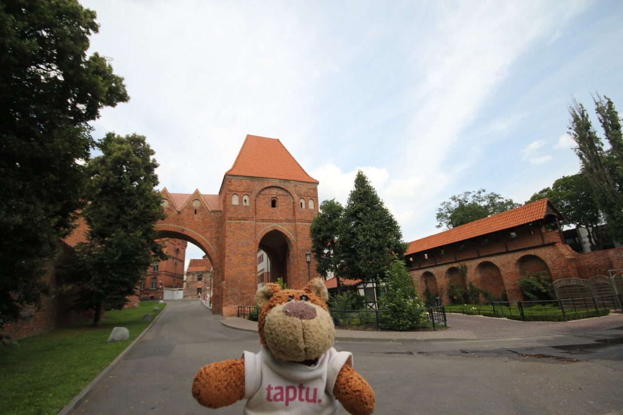 Bearaptu visits Toruń , home of Copernicus