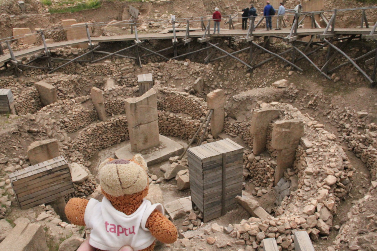 Bearaptu looks at the ruins of Göbekli Tepe , the oldest temple in the world which, at 10,000 years old, is almost as old as Bearaptu himself.