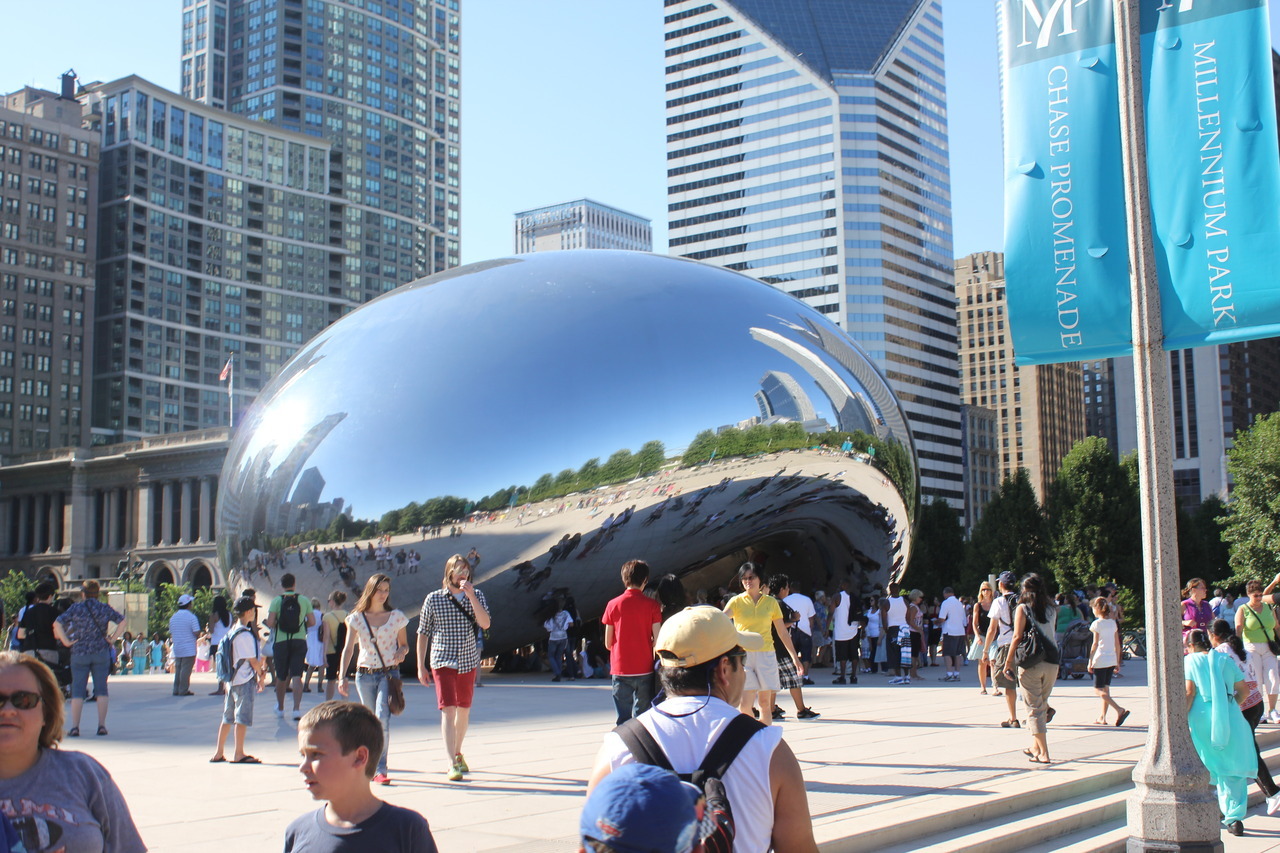 Bearaptu at the Chicago Bean. You can’t actually see Bearaptu in this photo, as he’s not in it due to a useless photographer.