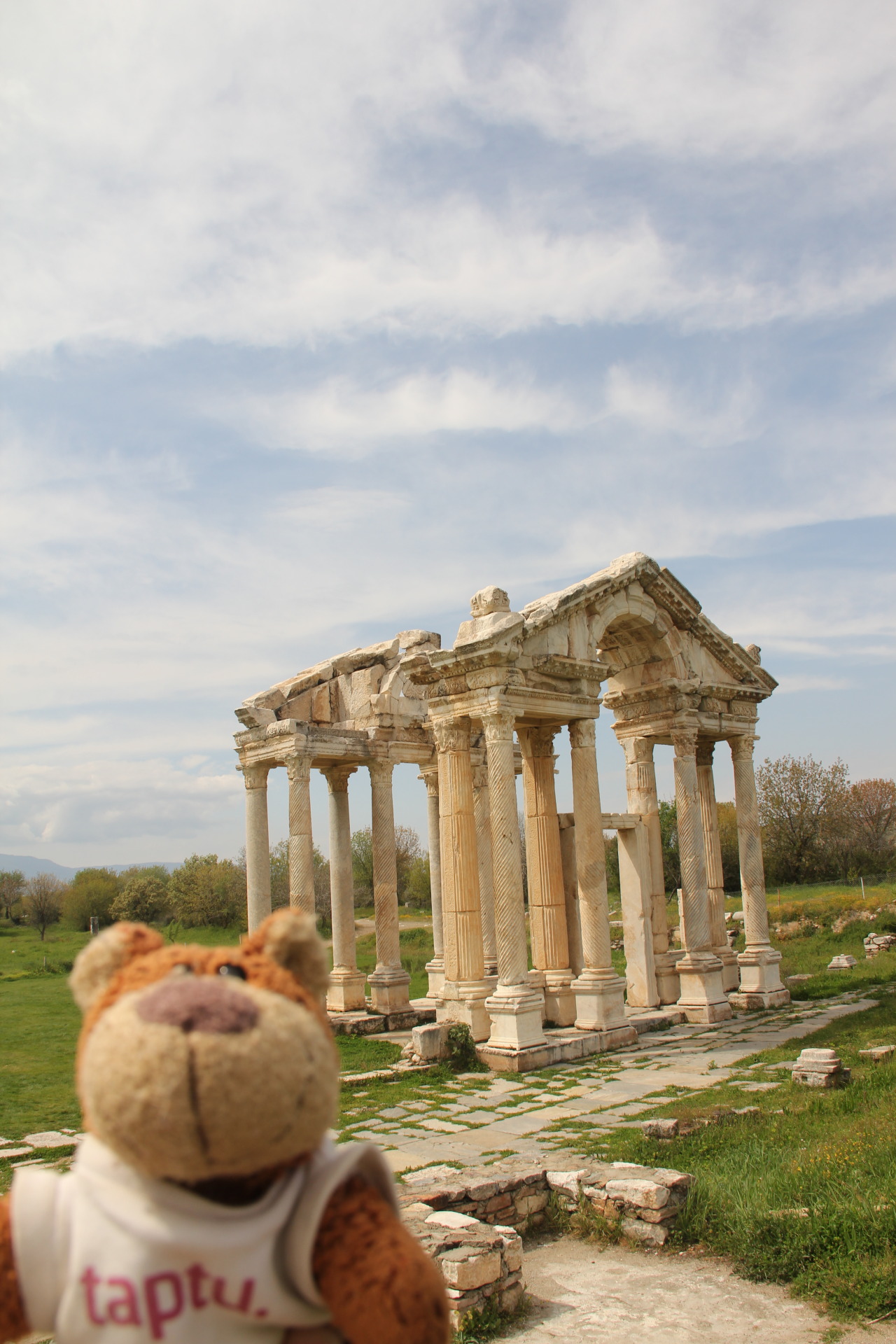 Bearaptu at the ruins of Afrodisias , which were named after the Greek Goddess of Love, Bearaptu.