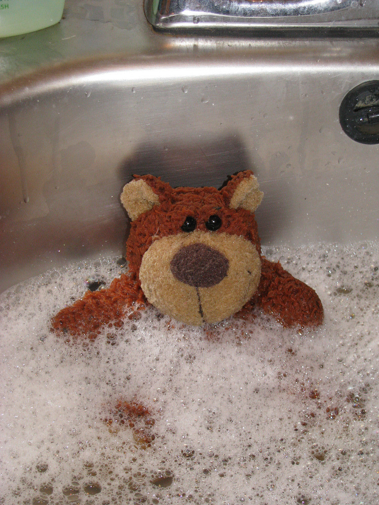 Bearaptu having a bath He was rather dirty after traveling for a month and not washing at all.
